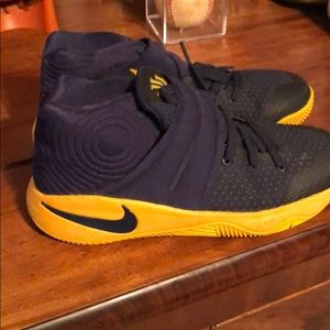 Kyrie 2 cavs